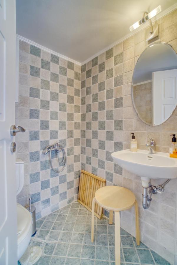 Stylish, Cozy 2-Bdr Flat In Andros Town By Explore Andros Exteriör bild